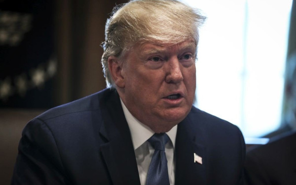 Ο Τραμπ επιβεβαίωσε ότι οι νέοι δασμοί σε προϊόντα της Κίνας τίθενται σε εφαρμογή αύριο