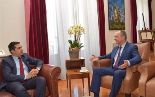 Με τον γενικό πρόξενο της Κύπρου στη Θεσσαλονίκη συναντήθηκε ο Θ. Καράογλου