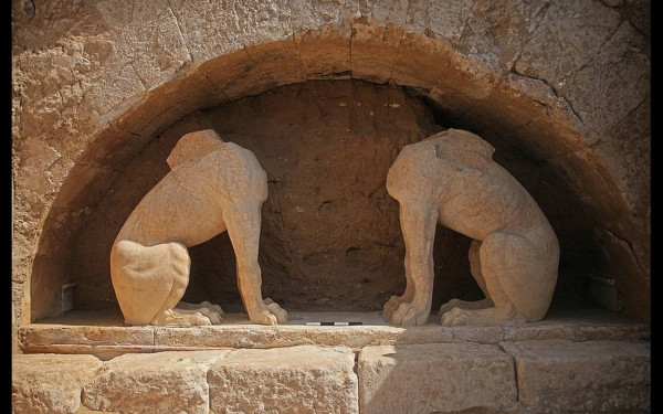 Αρχίζουν οι εργασίες στον Τύμβο Καστά - Διακόπτονται οι επισκέψεις