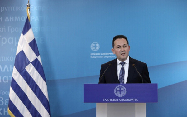 Αποφασισμένη να προχωρήσει η κυβέρνηση στην κατασκευή κλειστών δομών