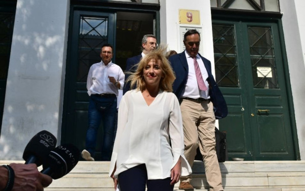 Ελεύθερη δίχως περιοριστικούς όρους κρίθηκε η Ρένα Δούρου