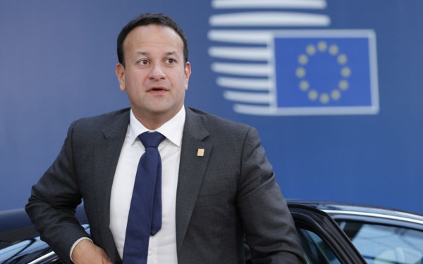 Ιρλανδία: Επιτάχυνση της χαλάρωσης των μέτρων ανακοίνωσε ο Λ. Βαράντκαρ 