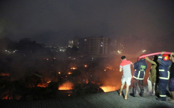 Άστεγοι τουλάχιστον 10.000 άνθρωποι στο Μπαγκλαντές (φωτο)