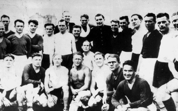 Ο αγώνας του θανάτου: Όταν η Σταρτ ταπείνωσε τους Ναζί στο Κίεβο (βίντεο) Ο αγώνας του θανάτου: Όταν η Σταρτ ταπείνωσε τους Ναζί στο Κίεβο (βίντεο)