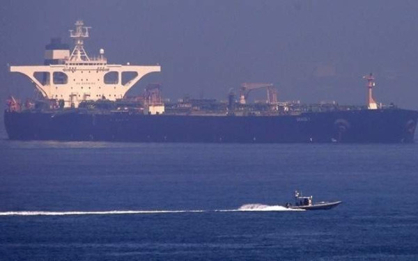 Επαναπατρίζονται 49 Έλληνες ναυτικοί από τα κατειλημμένα από το Ιράν δεξαμενόπλοια 