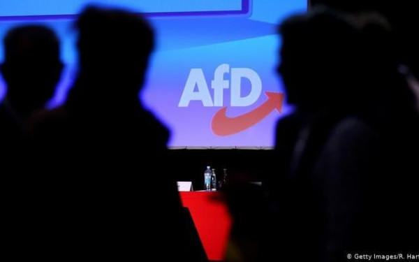 Πλούσιοι μπούμερς και εύποροι συνταξιούχοι στηρίζουν οικονομικά το νεοναζιστικό AfD στη Γερμανία