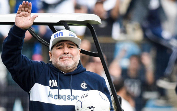 «Ο Μαραντόνα πέθαινε βασανιστικά επί 12 ώρες λόγω ανεπαρκούς θεραπείας»