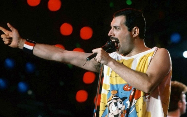 Φρέντι Μέρκιουρι: Προσωπικά αντικείμενα από 40 λίρες μέχρι εκατομμύρια