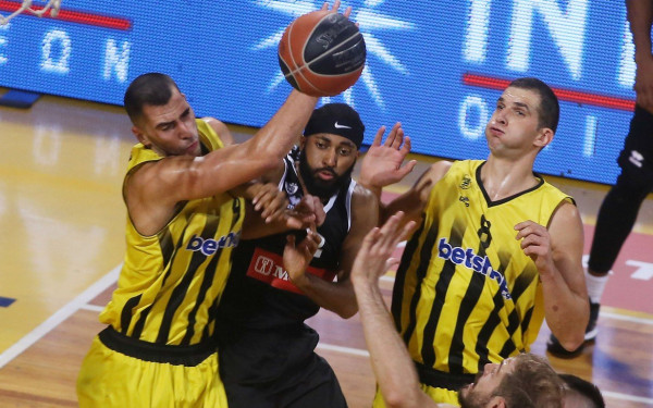 Μπάσκετ: Τρομερό ντέρμπι και μεγάλη νίκη του Άρη στο Παλέ (video)