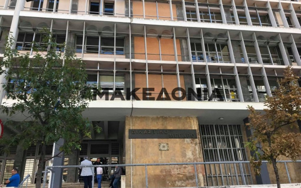 Νεάπολη: Στον εισαγγελέα οδηγούνται τα δύο αδέλφια που σκότωσαν τον 52χρονο
