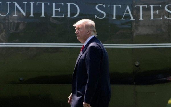  Το Facebook "καθαίρεσε" τον Τραμπ 