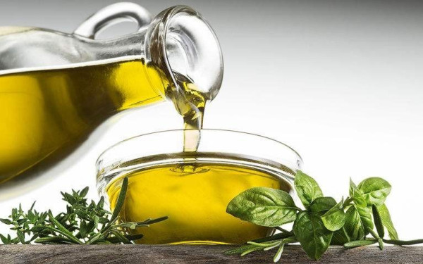 Ζαλίζουν οι τιμές του ελαιολάδου: Μέχρι και 200 ευρώ ένας τενεκές  στην Κρήτη (βίντεο)