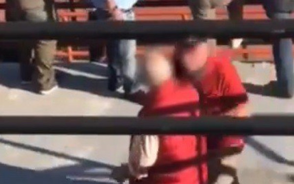 Η στιγμή της μοιραίας πτώσης του 70χρονου στο γήπεδο της Καλαμαριάς (video)