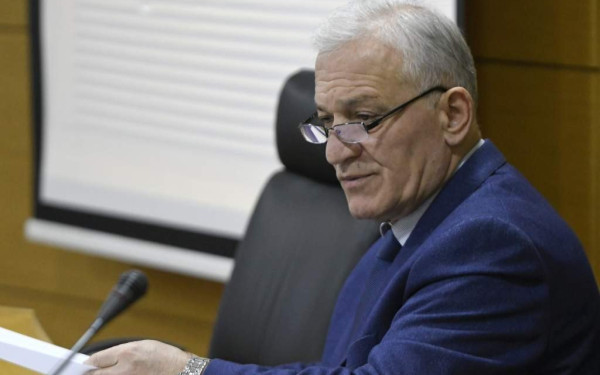 Ο δήμαρχος Αμπελοκήπων – Μενεμένης, Λάζαρος Κυρίζογλου, "μένει σπίτι" και στέλνει το μήνυμά του μέσω του makthes.gr (Βίντεο)