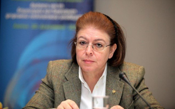 Λ. Μενδώνη: Δημοσία δαπάνη η κηδεία της Κ. Δημουλά