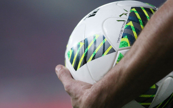 Απίστευτο περιστατικό στην Κρήτη: Οπαδός εισέβαλε στο γήπεδο και χτύπησε τερματοφύλακα