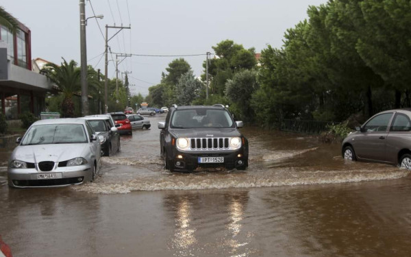 Κακοκαιρία Alexandros: Ζωντανά η εξέλιξη του φαινομένου στην επικράτεια - Πού δημιουργούνται προβλήματα