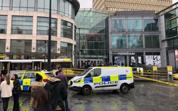 Επίθεση στο Μάντσεστερ: Συνωμοσιολόγος καταδικάστηκε να αποζημιώσει δύο επιζώντες