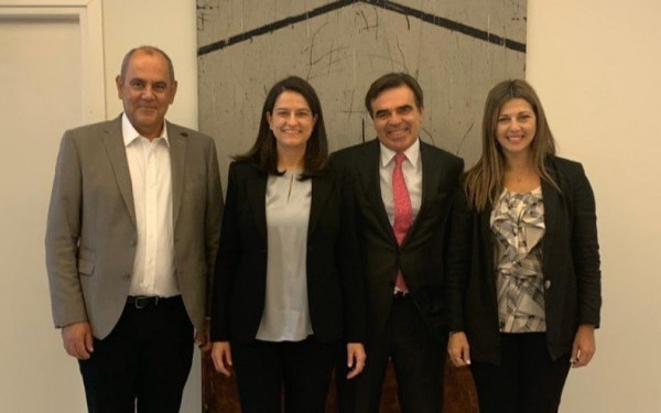 Συνάντηση της ηγεσίας του υπουργείου Παιδείας με τον Μαργαρίτη Σχοινά