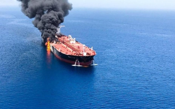 Μέση Ανατολή: Οι Φρουροί της Επανάστασης λένε ότι «χτύπησαν» αμερικανικό τάνκερ