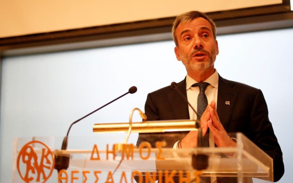 Αποκάλυψη Ζέρβα: Η κυβέρνηση αγοράζει 180 μεταχειρισμένα λεωφορεία για τον ΟΑΣΘ