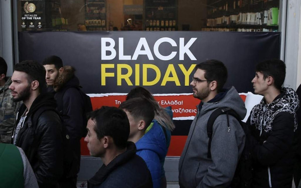 Black Friday: Στο κυνήγι για προσφορές και εκπτώσεις οι καταναλωτές - Έτοιμοι οι έμποροι της Θεσσαλονίκης