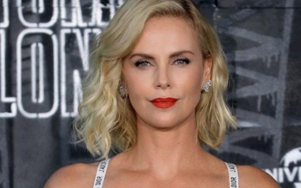 Σαρλίζ Θερόν: «Δεν χρειάζεται να είμαι αινιγματική» - Το δράμα που την καθόρισε