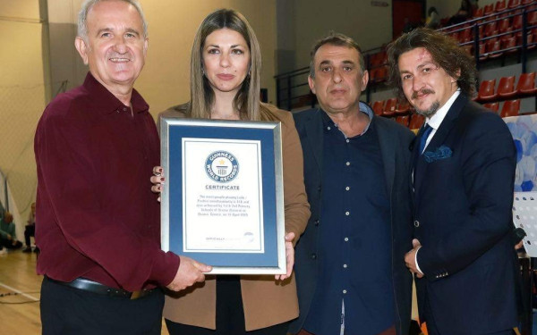 Μαθητές από τη Δράμα έπαιξαν "γκρινιάρη" και κατέρριψαν το ρεκόρ Γκίνες!