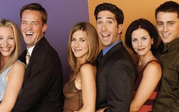 Στο σφυρί αντικείμενα από τα "Φιλαράκια" για καλό σκοπό! 