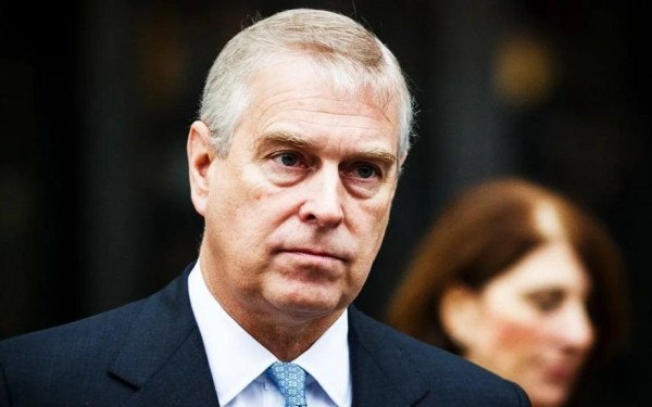 Βρετανία: Θετικός στην Covid-19 ο πρίγκιπας Άντριου - Εκτός εορτασμών για το ιωβηλαίο της βασίλισσας Ελισάβετ