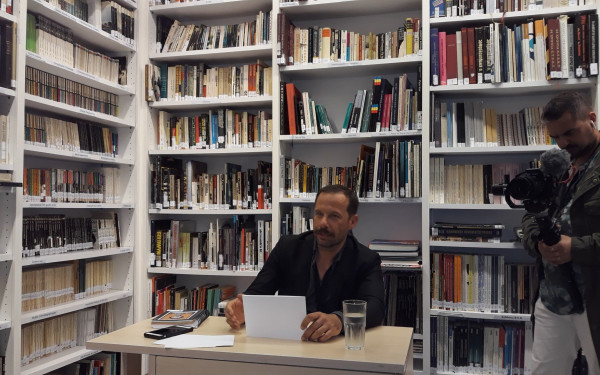 Σε τεστ κινηματογραφικών γνώσεων υπέβαλε τους δημοσιογράφους ο Γιώργος Πυρπασόπουλος