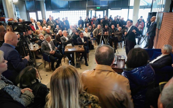 Τσίπρας από Γρεβενά: Η ΝΔ πήρε την εξουσία με τη βοήθεια των ΜΜΕ