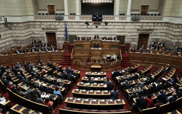 Κόντρα Σκυλακάκη-Αχτσιόγλου για τα αναδρομικά των συνταξιούχων Κόντρα Σκυλακάκη-Αχτσιόγλου για τα αναδρομικά των συνταξιούχων