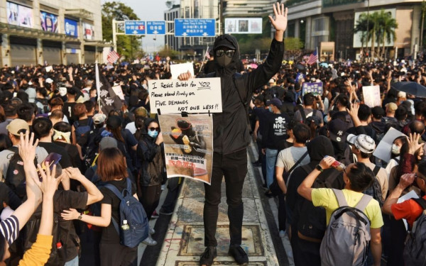 Χονγκ Κονγκ: Οργανώνονται διαδηλώσεις για την εβδομάδα των Χριστουγέννων