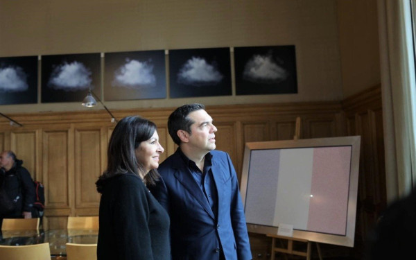 Με τη δήμαρχο του Παρισιού συναντήθηκε ο Αλ. Τσίπρας