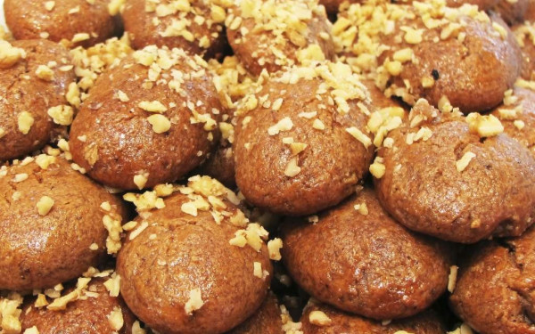 Θεσσαλονίκη: Προηγείται το μελομακάρονο στη... μάχη με τον κουραμπιέ