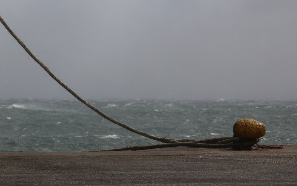 Απαγορευτικό απόπλου στο Ιόνιο: Δεμένα τα πλοία σε Ζάκυνθο και Κεφαλονιά λόγω κακοκαιρίας