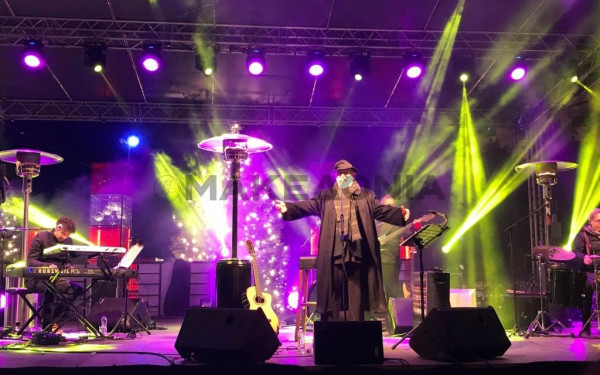 Θεσσαλονίκη: Μαγεύει ο Σαββόπουλος στις... Μαγεμένες Γιορτές (Βίντεο) 