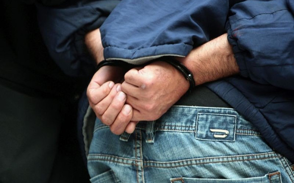 Θεσσαλονίκη: Στη φυλακή δύο άτομα που κλείδωσαν σε εργοστάσιο παράτυπους μετανάστες και τους εκβίαζαν