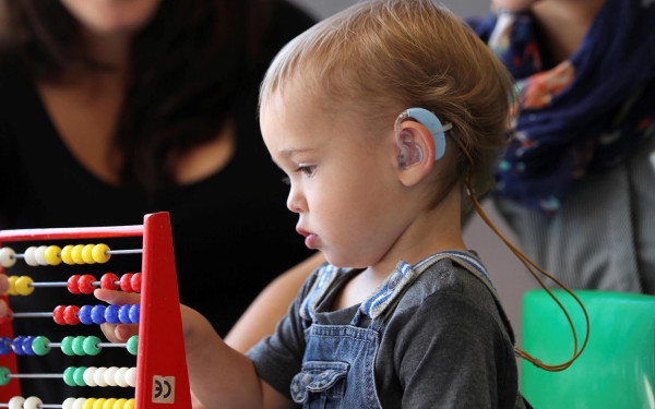 Λύση στα προβλήματα ακοής δίνει η σύγχρονη τεχνολογία  