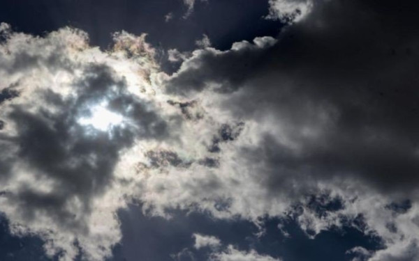 Αίθριος ο καιρός σήμερα: Από Πέμπτη έρχεται ο «Ωμέγα εμποδιστής» και φέρνει κρύο και βοριάδες