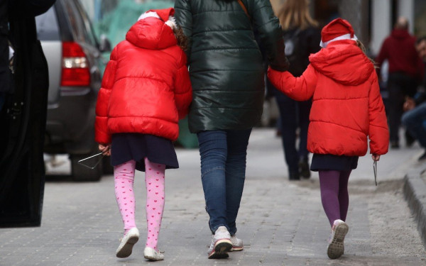 «Καλήν Ημέραν Άρχοντες…»: Τα Χριστουγεννιάτικα κάλαντα, τότε και τώρα