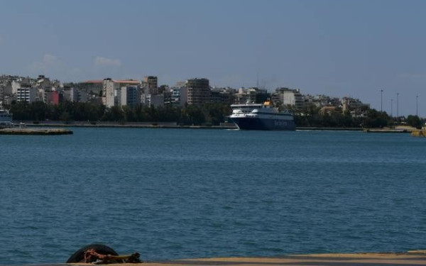 Νεκρή ανασύρθηκε γυναίκα από το λιμάνι του Πειραιά (βίντεο)