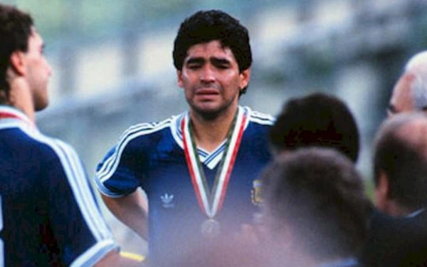 Ντιέγκο Μαραντόνα: Οι Θεοί δεν πεθαίνουν ποτέ...