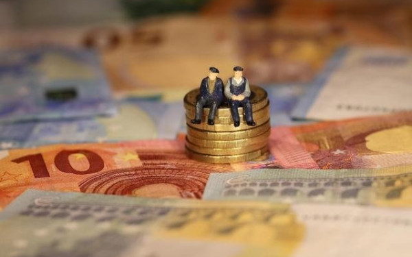 Νωρίτερα θα καταβληθούν οι συντάξεις Μαΐου - Αναλυτικά οι ημερομηνίες πληρωμών ανά Ταμείο