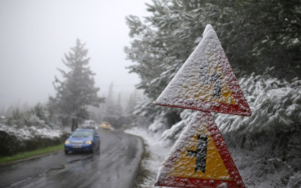 Η Αθήνα στα λευκά - Δείτε το εκπληκτικό βίντεο του meteo 