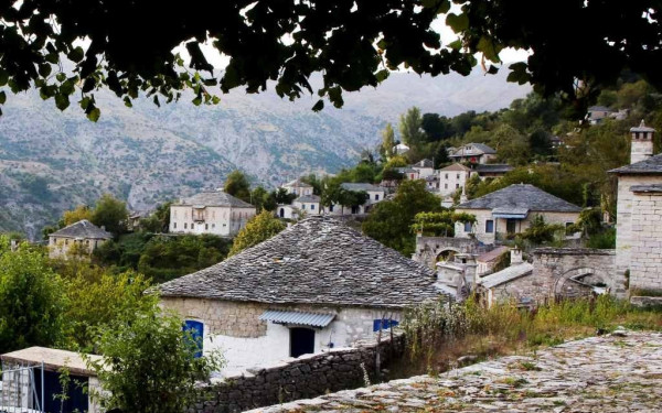 Εφορία: Μειωμένα τεκμήρια για ελεύθερους επαγγελματίες σε μικρούς οικισμούς φέρνει ο νέος Τελωνειακός Κώδικας