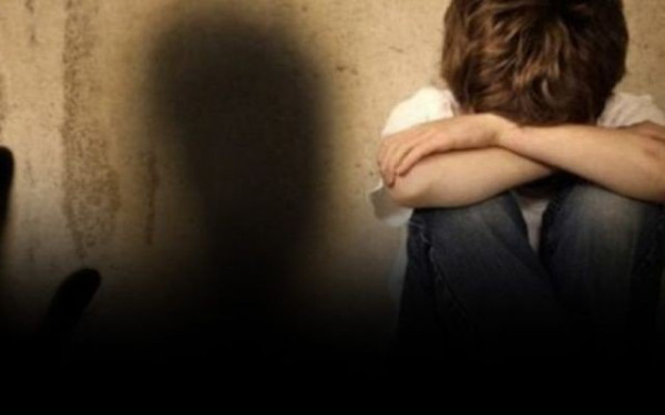 Βιασμός 4χρονου: O πατέρας ασελγούσε και η γιαγιά κυκλοφορούσε γυμνή, κατέθεσε η μητέρα