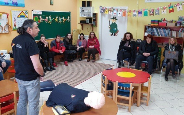 Ωραιόκαστρο: Με συσκευές αντιμετώπισης της πνιγμονής εξοπλίζονται οι παιδικοί σταθμοί