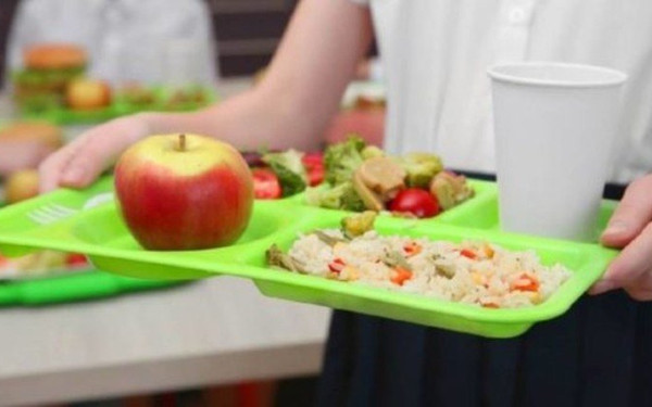 Τον Οκτώβριο ξεκινά το πρόγραμμα «Σχολικά Γεύματα» - Θα ωφεληθούν πάνω από 224.000 μαθητές 